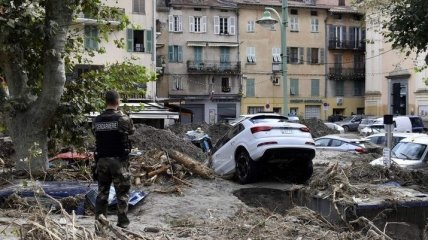 Разрушенные дома и размытые дороги: во Франции и Италии шторм Алекс унес жизни семи человек (Видео)