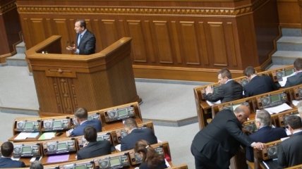Томенко прокомментировал снятие с выборов Оробец и Салия 