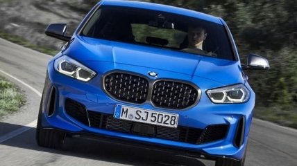 BMW M135i показывает новые детали от M Performance: видеообзор