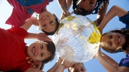 Как воспитывают детей в разных национальностях