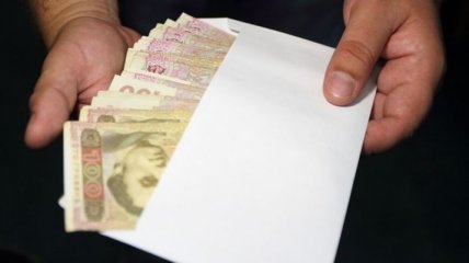 Расширение базы налогообложения ЕСВ приведет к увеличению "зарплат в конверте" 
