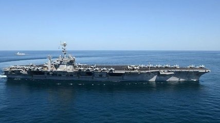 США перебрасывают ударную группу ВМС в Средиземное море