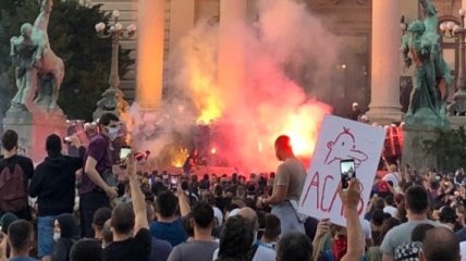 В Сербии продолжаются акции протеста