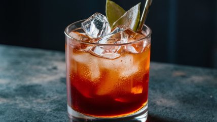 Этот коктейль покоряет с первого глотка (изображение создано с помощью ИИ)
