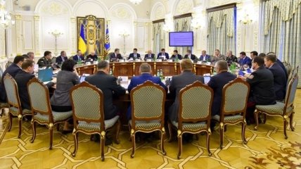 Совещание СНБО по "ПриватБанку": Порошенко заявляет об обеспокоенности мировых финорганизаций