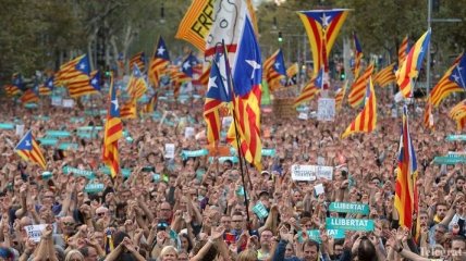 Испания призвала лидеров Каталонии подчиниться решению Мадрида