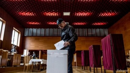 Жители Словакии выбирают нового главу государства из 13 кандидатов