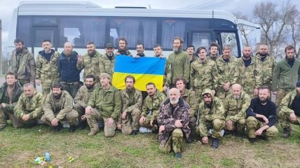 Українські військові повернулися з полону