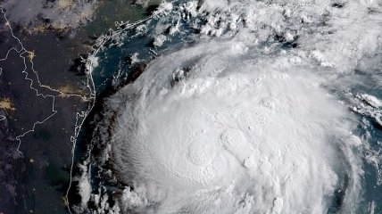 В США эвакуируют две базы ВМС из-за урагана "Харви" 
