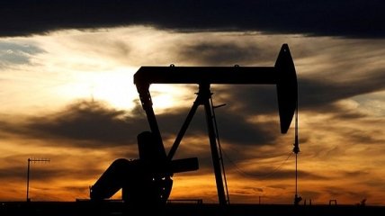 Цены на нефть слабо поднимаются