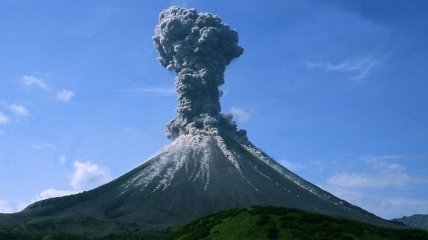 В Сети появились извержение вулканов из космоса