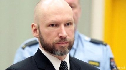 Норвежский террорист Брейвик впервые заговорил о раскаянии