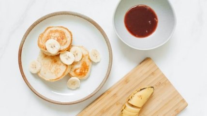 Просто и полезно: диетолог поделился рецептом банановых панкейков