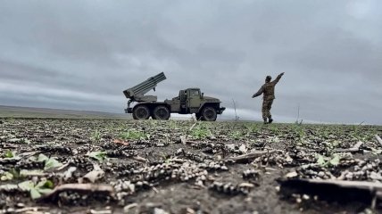 Украинские военные продолжают держать оборону
