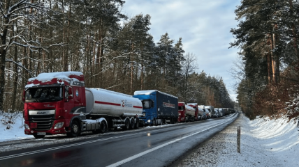 Въезда в Украину ожидают около 800 грузовиков.