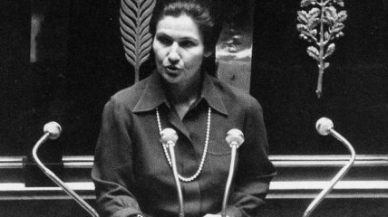 Умерла одна их первых знаменитых женщин-политиков во Франции