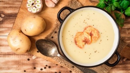 Цибульний суп — чудова страва для прохолодних весняних днів