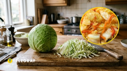 Капуста по-корейски получается хрустящей и сочной