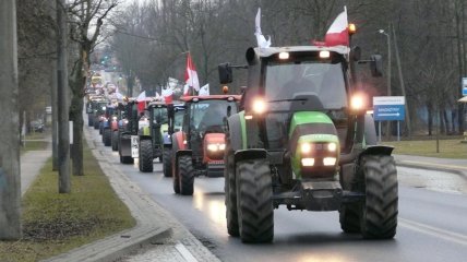 "Дело не в зерне": Зеленский назвал "издевательством" ситуацию на польской границе