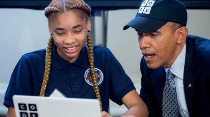 Обама - первый президент, который освоил программирование (Видео)