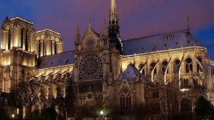 Впервые за 200 лет: в соборе Парижской Богоматери не будет традиционной рождественской службы