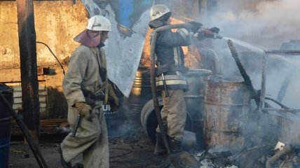 Пожар на Днепропетровском предприятии: есть пострадавшие