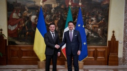 Коронавирус, возвращение украинцев и состояние Маркива: Зеленский поговорил с премьером Италии