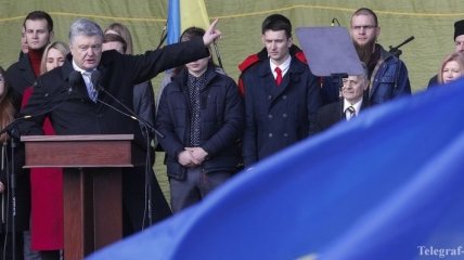 Неизвестные попытались сорвать встречу Порошенко с избирателями в Стрыю 