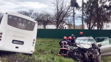 На Прикарпатье - жуткое ДТП с автобусом и легковушкой: есть погибшие (фото)