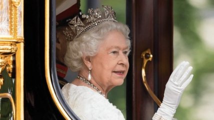 Королева Єлизавета покинула палац на час карантину