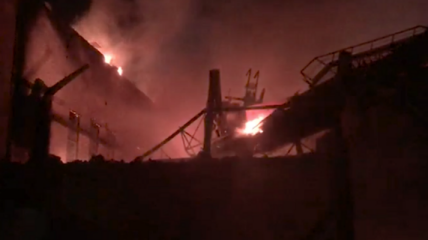 В России на крупнейшем металлургическом заводе произошел пожар 