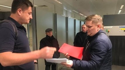 Руководитель Госрезерва получил обвинительный акт в аэропорту