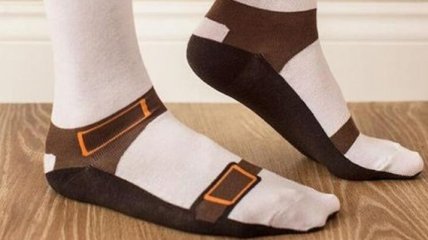Мода, пожалуйста, прекрати: стильный тренд лета - носки-сандалии 