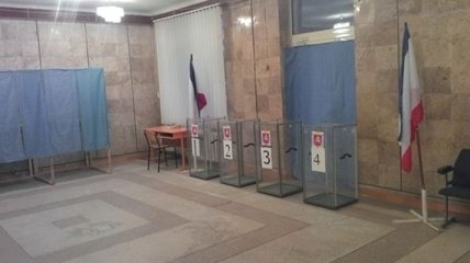 "Референдум" в Крыму: открылись все 1205 участков для голосования  