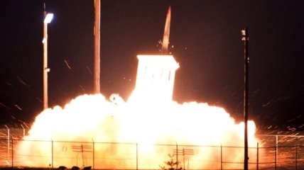 США испытали на Аляске новейшую противоракетную систему THAAD (Видео)