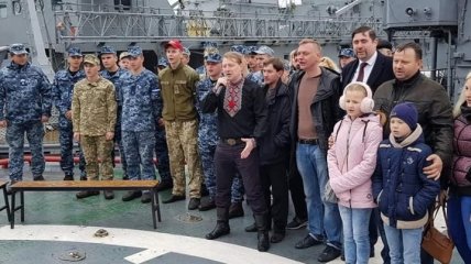 В поддержку пленных моряков на фрегате “Гетман Сагайдачный” прошел концерт