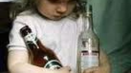 Шестилетняя девочка отравилась алкоголем не случайно