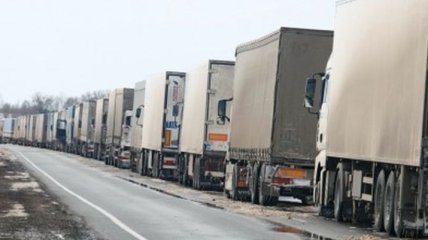 Движение грузовиков ограничили в Винницкой области