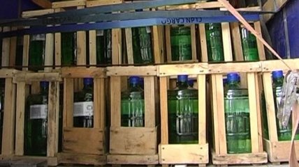 В Сумах задержан автомобиль, перевозивший 8 тонн фальсифицированной водки