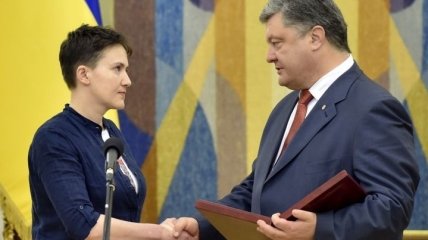 Порошенко присвоил Савченко звание Герой Украины