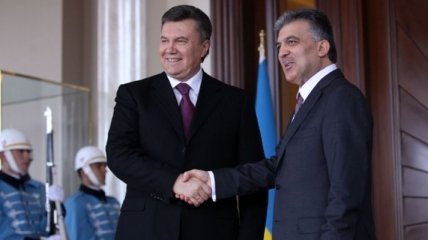 Виктор Янукович и Абдулла Гюль встретились в Анкаре  