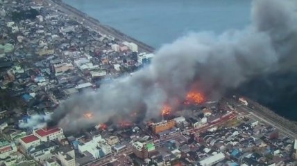 В Японии масштабный пожар охватил 140 зданий