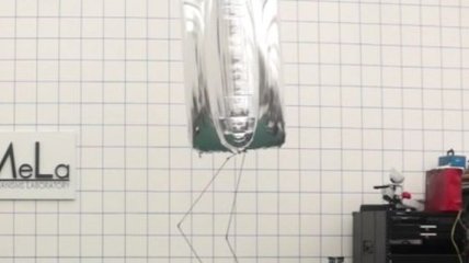 Создан функциональный робот в виде шагающего воздушного шарика (Видео) 