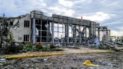 Обнародованы фото разрушенного Луганского аэропорта