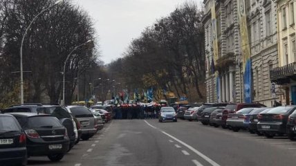 Львовские шахтеры вышли на митинг возле ОГА