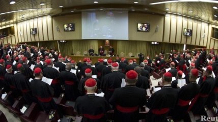 Конклав по избранию нового Папы Римского перенесли на 12 марта