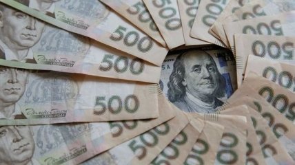 Курс НБУ на 12 апреля: доллар и евро снова прибавили в цене