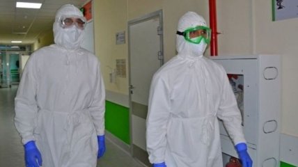 За добу в Україні на коронавірус захворіли 74 медичних працівники