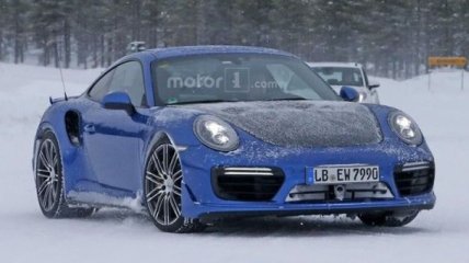 Porsche 911 GT2 заметили во время зимних тестов