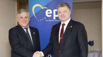 Порошенко обсудил с президентом ЕП голосование по "безвизу" для Украины